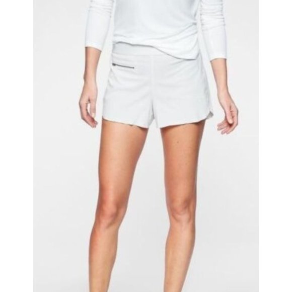 ATHLETA mod trekkie shorts in ivory/cream size 14